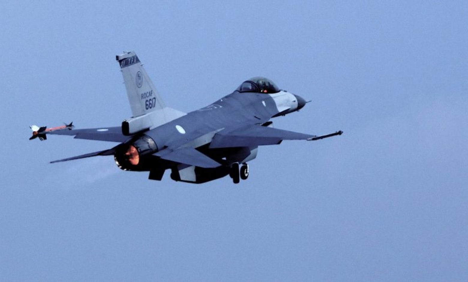 Tayvan'ın Beklediği F 16V'ler Ulaştı İlk Iki Savaş Uçağı Teslim Edildi (2)