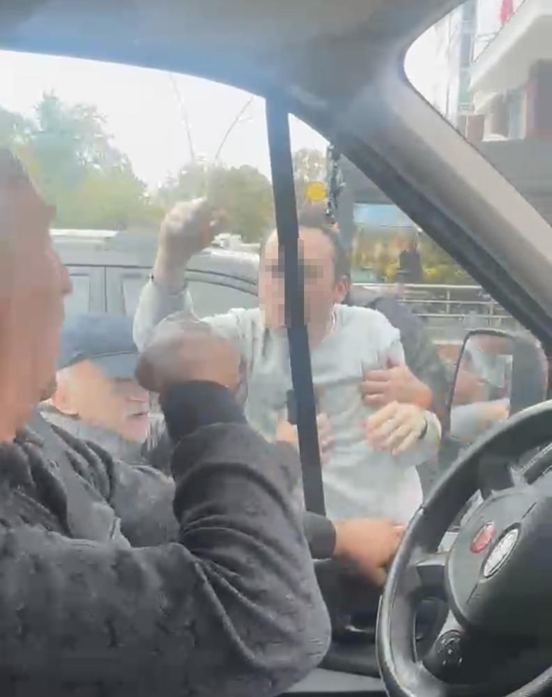 Tokat'ta Öğrenci Servisine Saldırı Kamerada