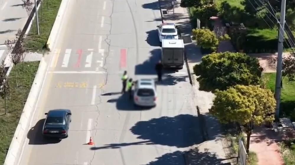 Trafikte Koltuk Değiştirme Oyunu Drona Takıldı
