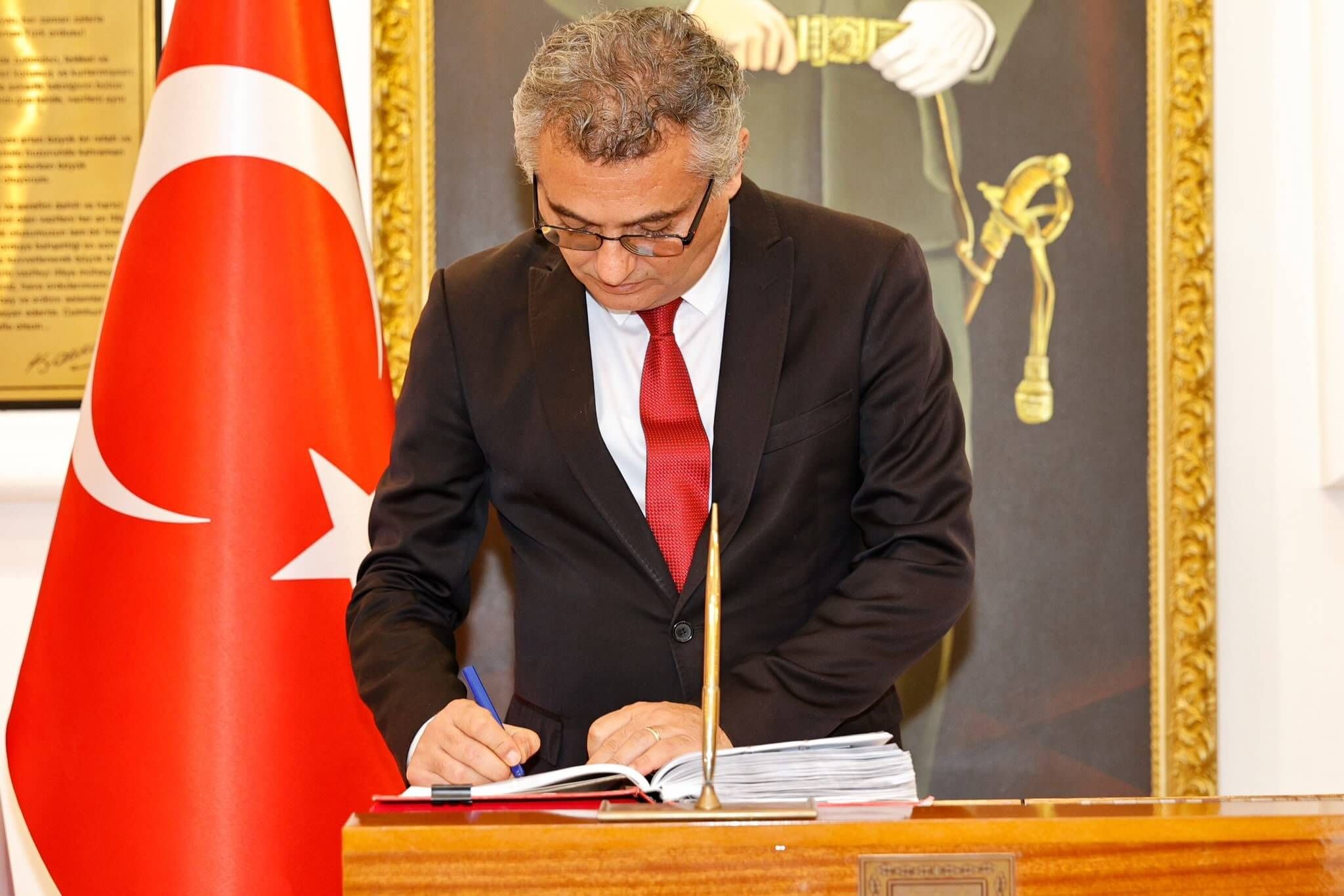 Tufan Erhürman'dan Iki Komutana Ziyaret Askeri Törenle Karşılandı 1
