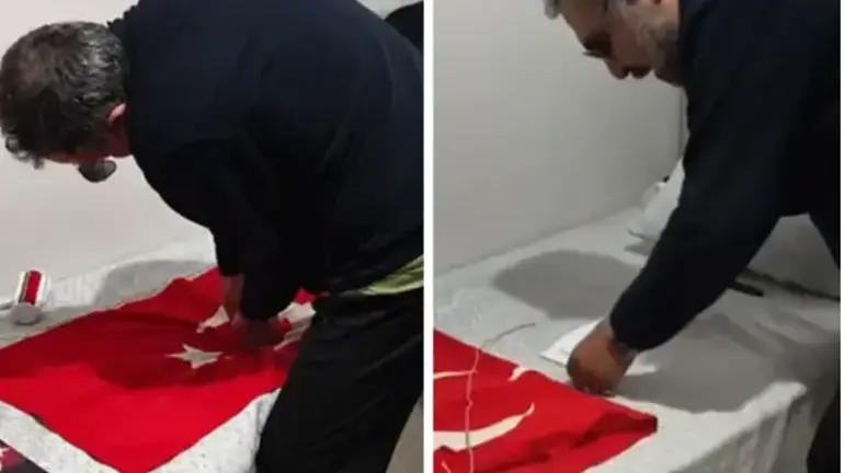 Türk Bayrağı Ve Atatürk’e Hakaret
