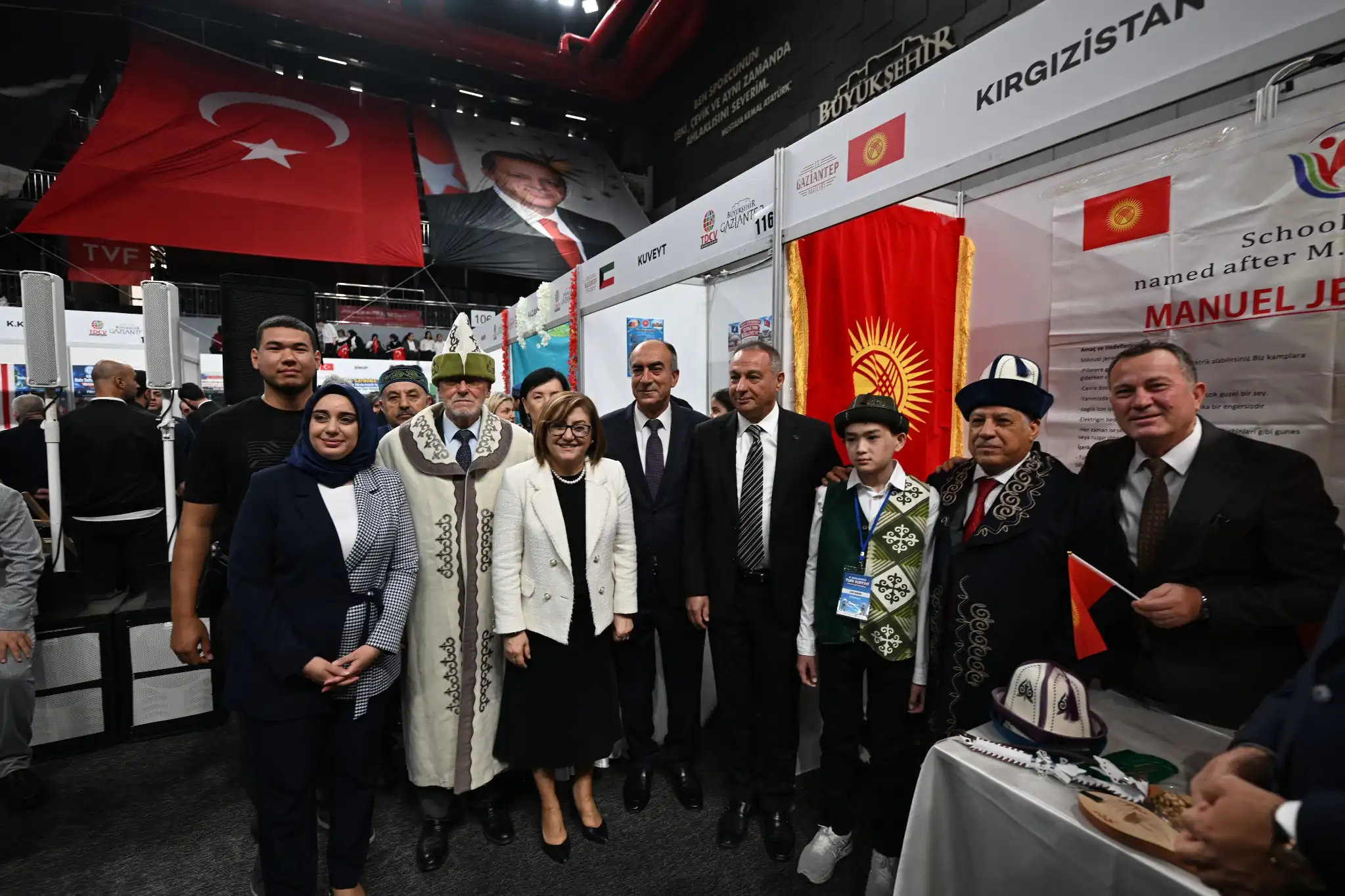 Türk Dünyası Bilim Ve Kültür Için Tek Çatı Altında
