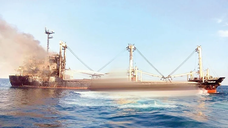 Türkiye Bağlantılı Gemiye Saldırı Iddiası Karadeniz'de Facia (1)