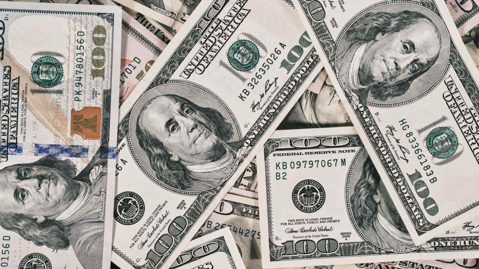Ust Uste Dolar Banknotlari