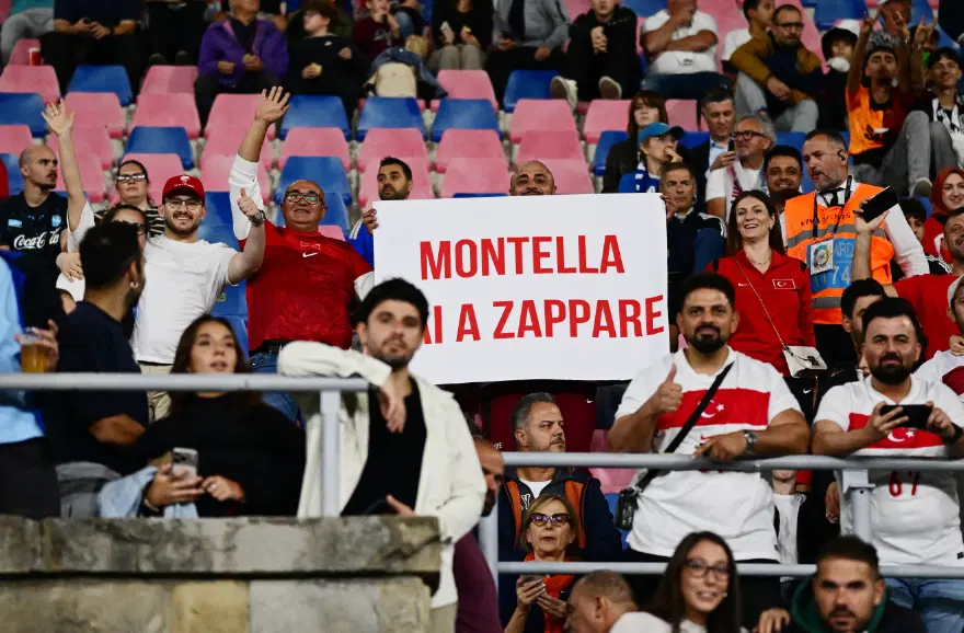 Vincenzo Montella Için Olay Pankart
