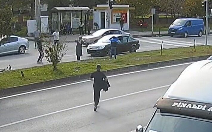 Yaya Geçidinde Bisikletli Çocuğa Otomobil Çarptı