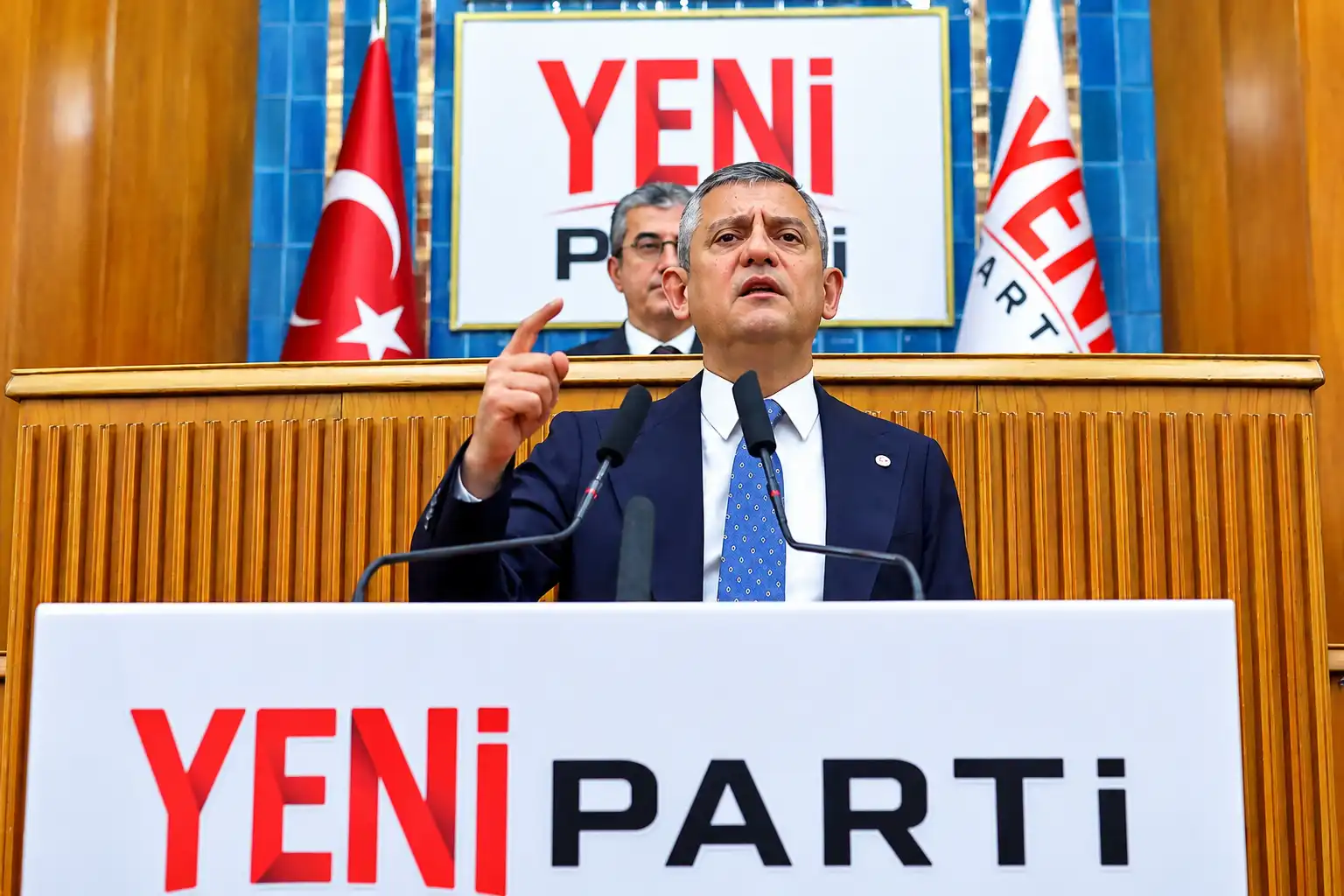 Özel’den fon soruşturması çıkışı: “Asrın felaketinden daha yakıcı"