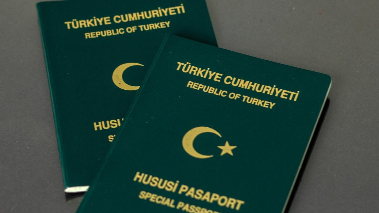 Yeşil Pasaportla Almanya’ya Gitmek Istedi, Frankfurt Havalimanı’ndan Geri Gönderildi! (2)