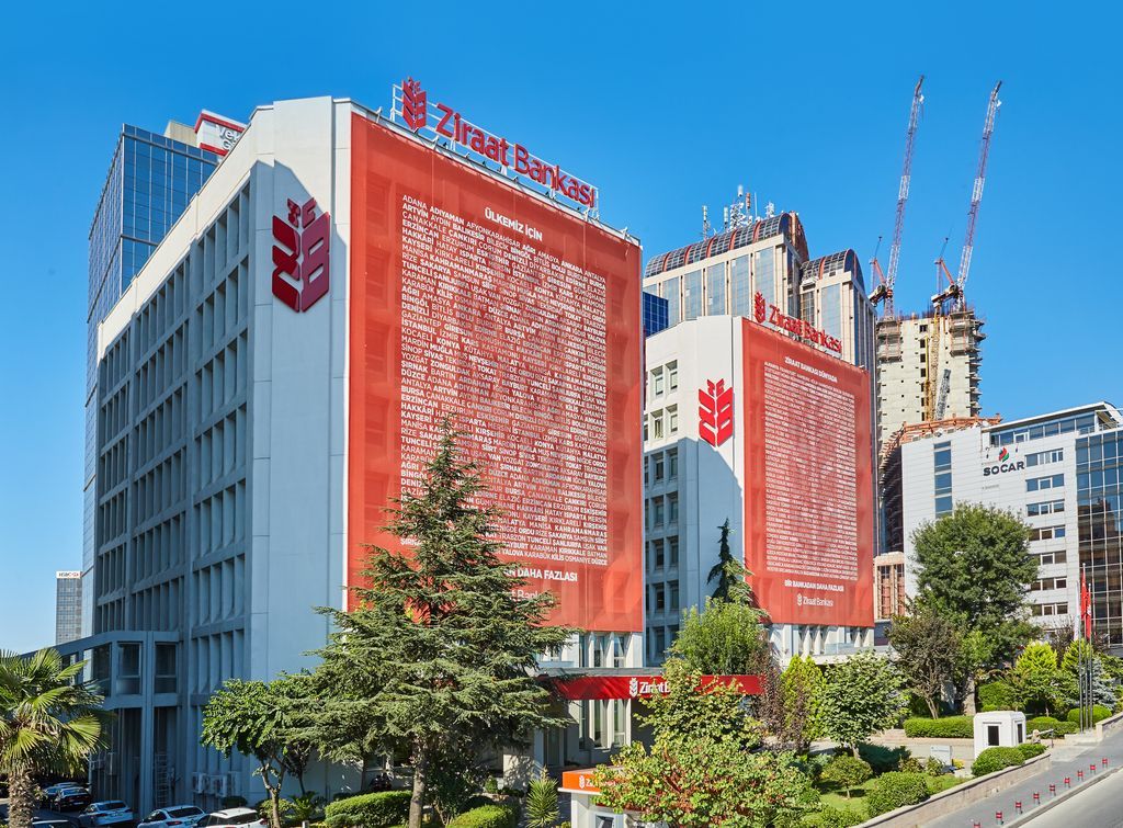 Ziraat Bankası Genel Müdürlük Binasının Dış Cephesi Ve Logosu