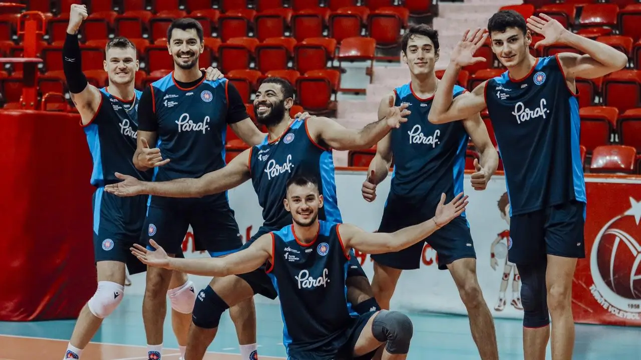 Ziraat Bankkart Ve Halkbank Seriyi Bozmadı Efeler Ligi'nde Hafta Içi Mesaisi Tamamlandı (2)